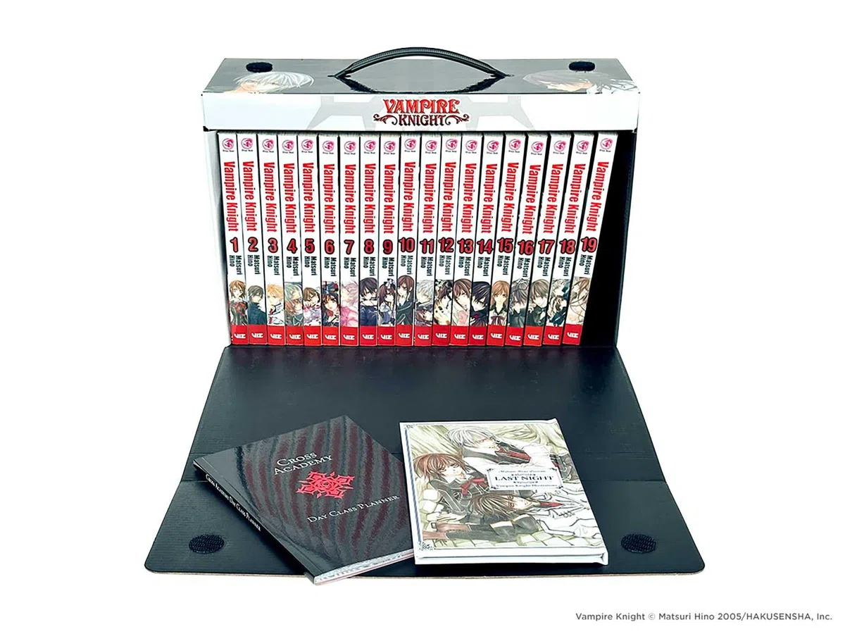 Vampire Knight Complete Box Set: Includes volumes 1-19 with premiums